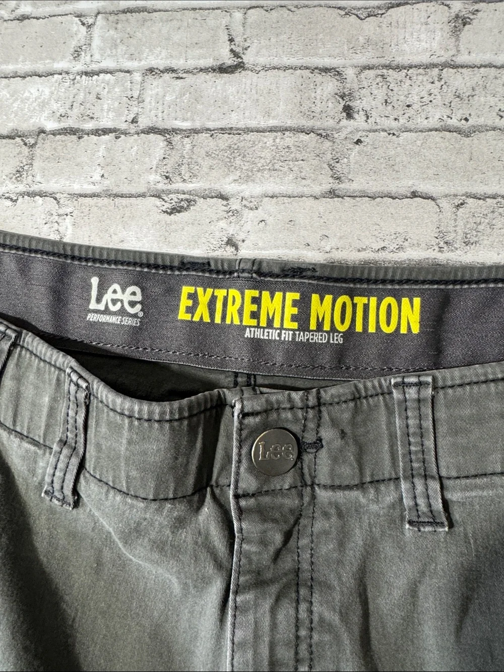 Lee mens 52x32 gray Athletic fit tapered leg extreme motion stretch jeans EUC